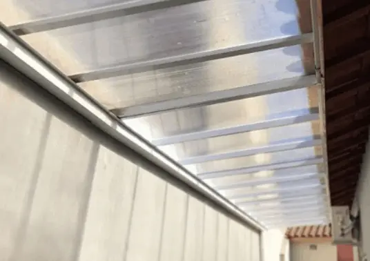 COBERTURAS FIXA E TOLDO CURVO EM POLICARBONATO EM INDAIATUBA