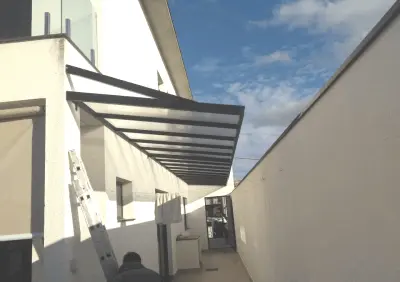 COBERTURAS FIXA E TOLDO CURVO EM POLICARBONATO EM INDAIATUBA